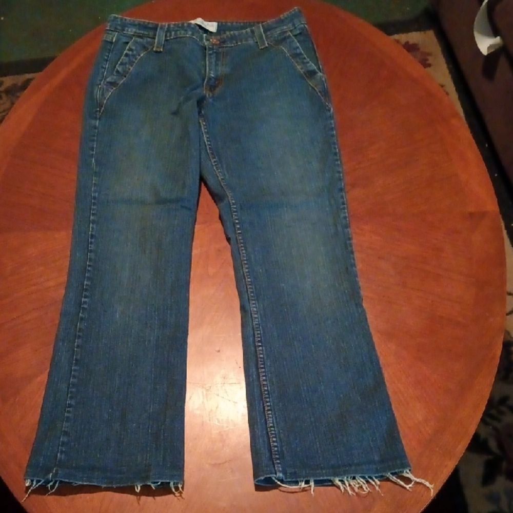 (1085) Blue Denim Jeans with Frayed Hem - Size: 10